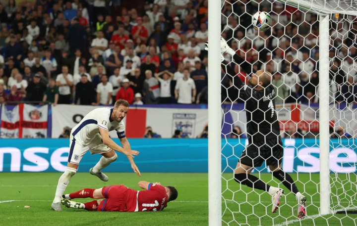 Cơ hội bị chối tử của Harry Kane.