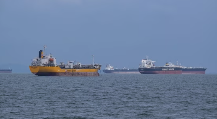 Houthi tiếp tục tấn công các tàu dân sự trên biển Đỏ và biển Ả Rập, gây ảnh hưởng đến những hoạt động trên biển. (Ảnh: Bloomberg)