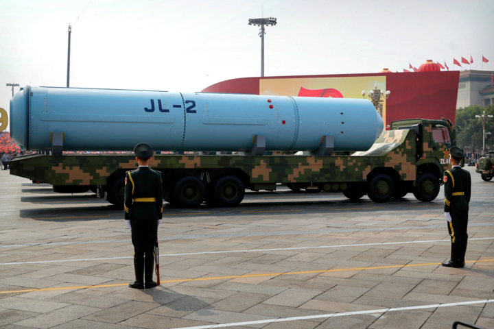 Trung Quốc hiện có thể phóng tên lửa hạt nhân từ đất liền, trên biển và trên không. (Ảnh: SCMP)