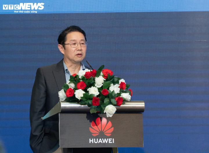 Ông Lawrence Lai, Giám đốc Phát triển sản phẩm cấp cao của Huawei.