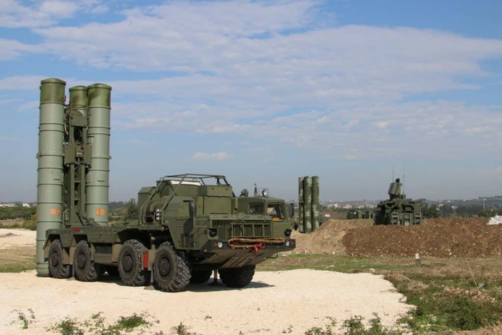 Hệ thống phòng không S-400.