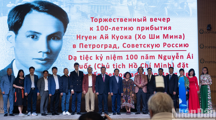 Dạ tiệc kỷ niệm 100 năm Nguyễn Ái Quốc đặt chân đến Petrograd, nay là Saint Petersburg. (Ảnh: Thanh Thể)