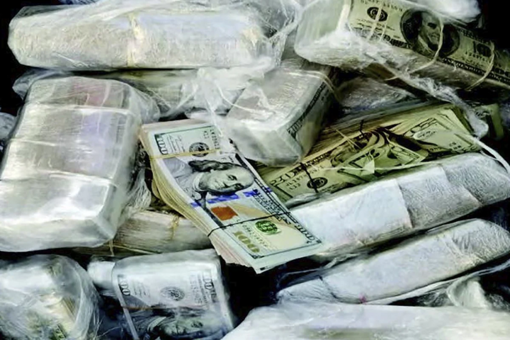 Số tiền ma túy liên quan vụ án bị thu giữ. (Ảnh: SCMP)