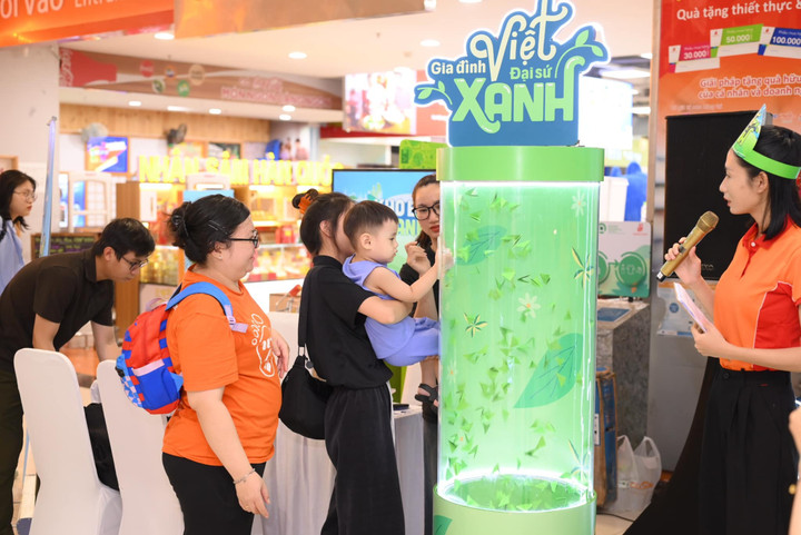 Workshop tổ chức vào cuối tuần thu hút các gia đình trẻ.