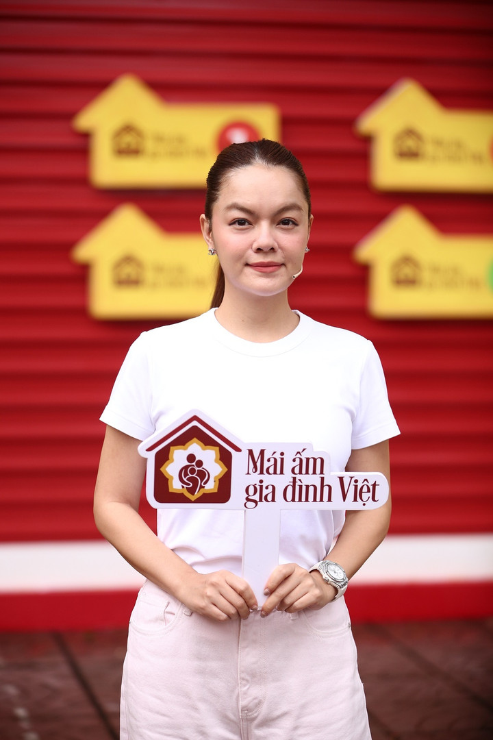 Phạm Quỳnh Anh tham gia chương trình.