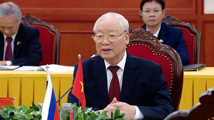 Tổng Bí thư Nguyễn Phú Trọng phát biểu. Tổng thống Putin thăm Việt Nam đúng dịp hai nước kỷ niệm 30 năm ngày ký Hiệp ước về những nguyên tắc cơ bản của quan hệ hữu nghị giữa Việt Nam và Nga.