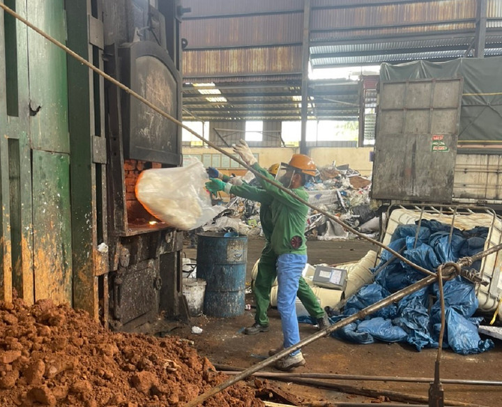 30kg bánh phở được tiêu hủy. (Ảnh: QLTT)