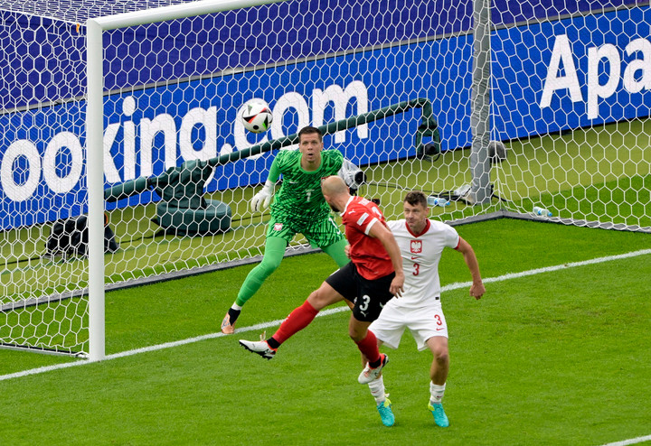 Trauner - đá chính thay Kevin Danso - ghi bàn mở tỷ số cho đội tuyển Áo. (Ảnh: Reuters)