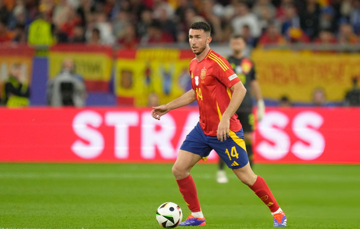 Tây Ban Nha kiểm soát thế trận trên sân.