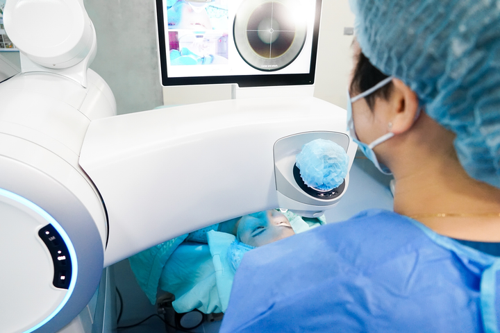 Smile Pro - Phương pháp điều trị khúc xạ tối ưu, ít xâm lấn.