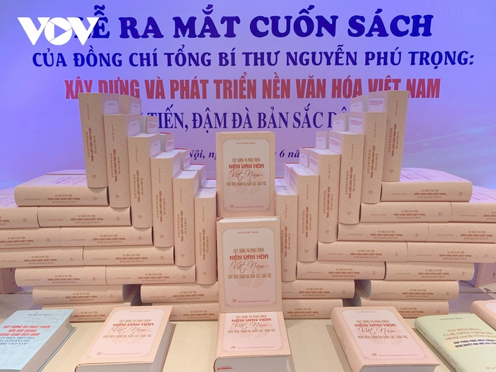 Cuốn sách "Xây dựng và phát triển nền văn hóa Việt Nam tiên tiến, đậm đà bản sắc dân tộc" của Tổng Bí thư Nguyễn Phú Trọng.