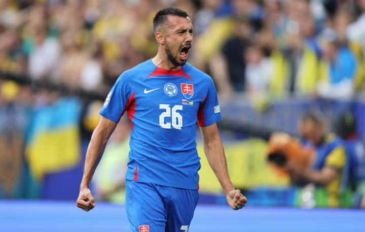 Ivan Schranz mở tỉ số trận đấu giữa Slovakia và Ukraine ở ngay phút 17.
