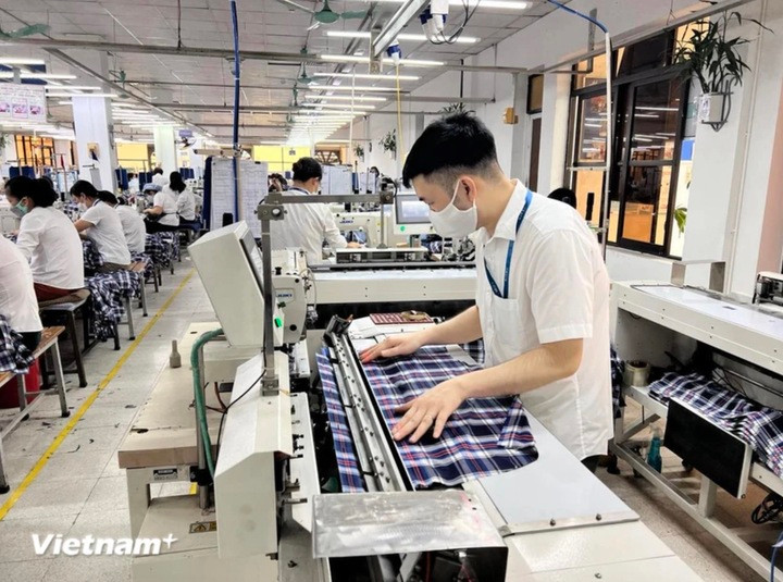 Standard Chartered dự báo GDP quý 2 sẽ ở mức vừa phải trong bối cảnh lạm phát gia tăng. (Ảnh: Vietnam+)