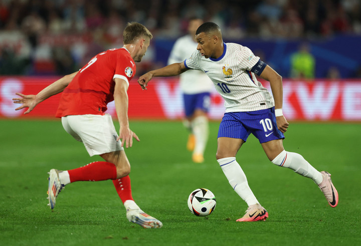 Mbappe sẵn sàng trở lại ở trận gặp Ba Lan.