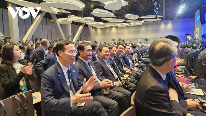 Đoàn đại biểu Việt Nam tham dự hội nghị