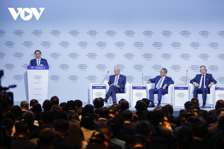 Thủ tướng chia sẻ "câu chuyện của Việt Nam" tại Hội nghị WEF Đại Liên 2024