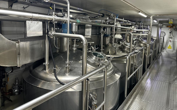 Công nghệ thanh trùng hiện đại đảm bảo an toàn cho người tiêu dùng.