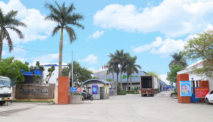 Bí quyết chọn cửa gỗ nhựa giá tốt và chất lượng - 2