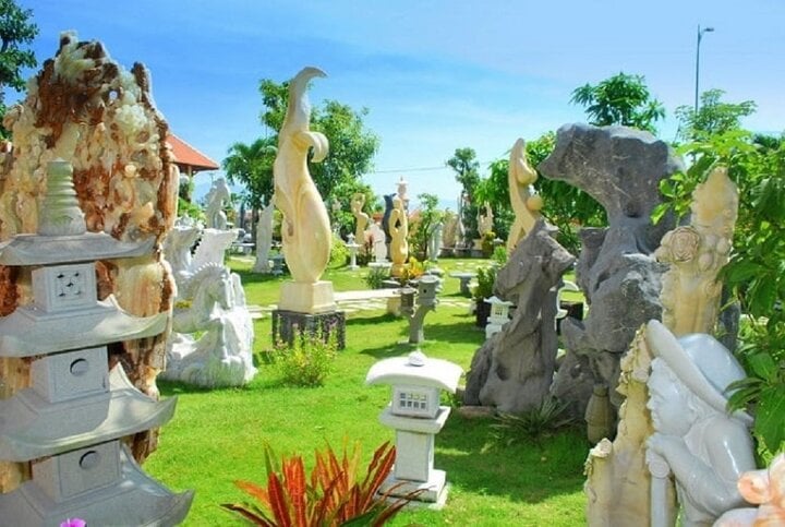 Độc đáo quần thể danh thắng núi đá ở Đà Nẵng