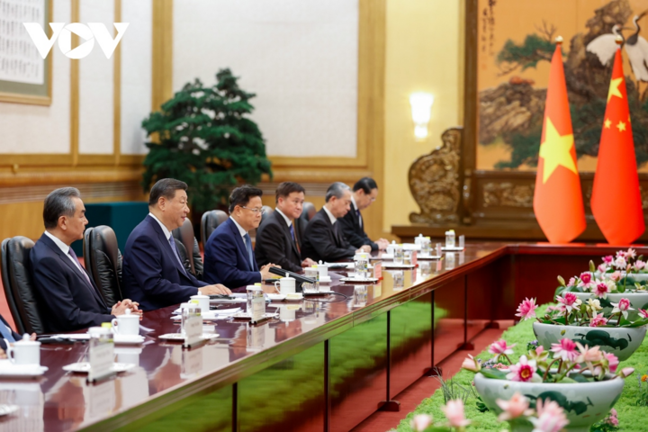 Tổng Bí thư, Chủ tịch nước Tập Cận Bình mong muốn hai bên tăng cường hơn nữa hợp tác thương mại, đầu tư, du lịch, phát huy tính bổ trợ và ưu thế địa lý gần gũi giữa hai nền kinh tế.