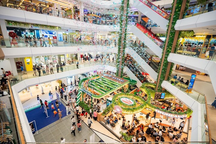Vincom Mega Mall Grand Park là TTTM đầu tiên tại Việt Nam được xây dựng với chủ đề “Park-In-Mall”
