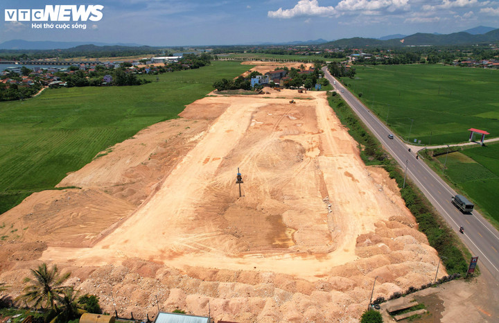 Dự án Xây dựng hạ tầng khu dân cư phía Tây đường Đô Đốc Long vi phạm HLATGT trên tuyến QL19.