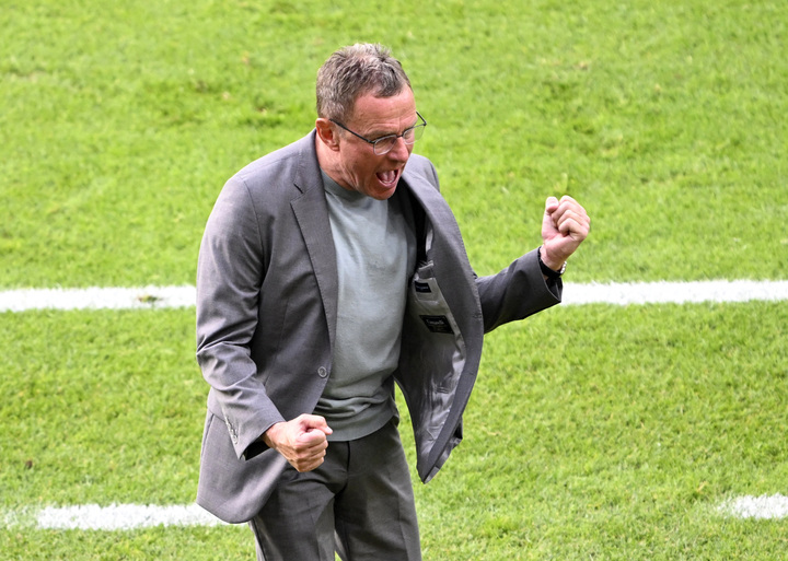 Ralf Rangnick gây thất vọng trong khoảng thời gian làm HLV tạm quyền của Man Utd ở mùa bóng 2020/21. Tuy nhiên nhà cầm quân người Đức giúp đội tuyển Áo tạo nên bất ngờ lớn tại EURO 2024. Dưới sự dẫn dắt của HLV Rangnick, Áo thắng Ba Lan và Hà Lan tại vòng bảng. Họ chỉ thua Pháp 0-1 ở trận ra quân vì pha phản lưới.