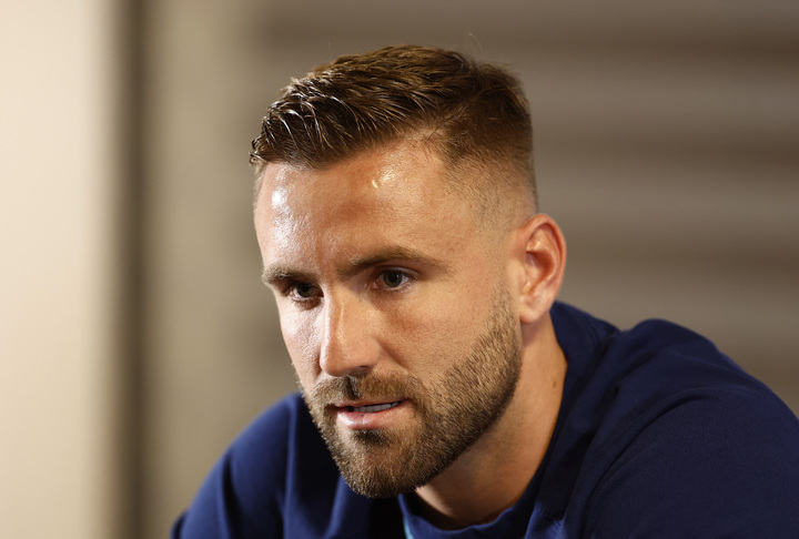 Luke Shaw được HLV Gareth Southgate gọi vào tuyển Anh tham dự EURO 2024 nhưng hậu vệ trái của Man Utd đã không thi đấu trận nào kể từ tháng 2 do bị chấn thương cản trở. Shaw đã không đá phút nào tại vòng bảng EURO 2024, tuy nhiên hậu vệ trái này đã trở lại tập luyện với các đồng đội. HLV Gareth Southgate hy vọng Shaw có thể ra sân ở vòng 1/8.