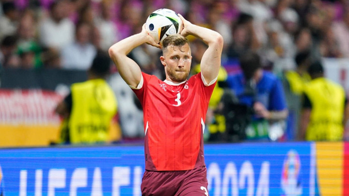 Silvan Widmer (Thụy Sĩ - 6,5 điểm): Dấu ấn của cầu thủ chạy cánh phải này trong 3 trận đá chính tại vòng bảng chỉ là 2 tấm thẻ vàng.