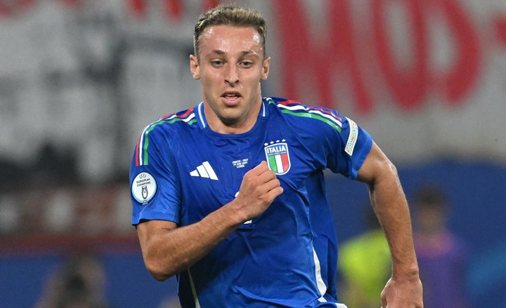 Davide Frattesi (Italy - 6,47 điểm): Tiền vệ thuộc biên chế Inter không có nhiều đóng góp, thậm chí còn suýt khiến "Azzurri" chịu quả phạt đền sau pha để bóng chạm tay vô duyên trong trận đấu quyết định với Croatia ở lượt cuối vòng bảng.