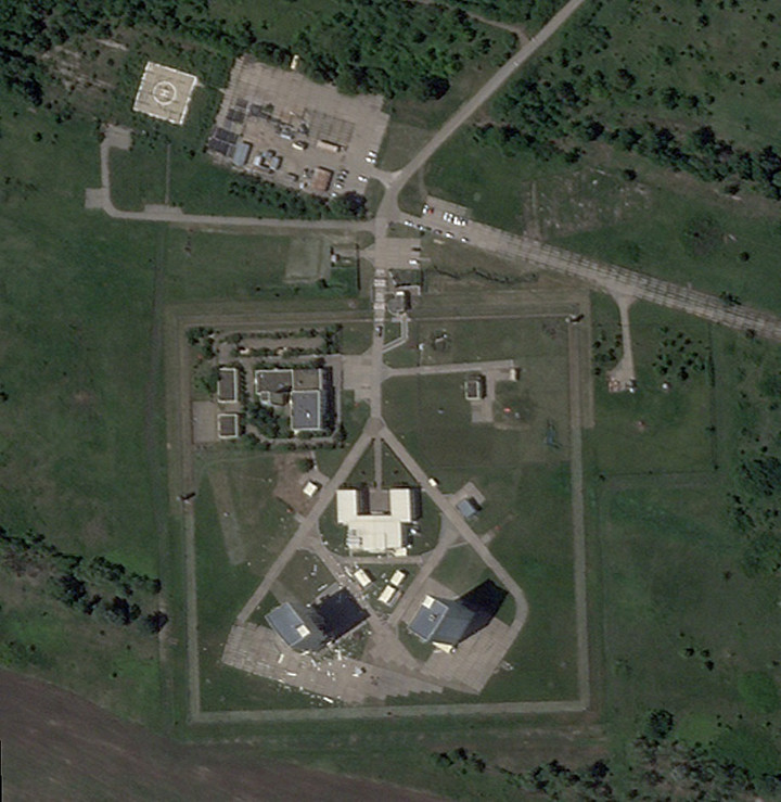 Hình ảnh vệ tinh được chụp vào ngày 23/5 cho thấy radar cảnh báo sớm Voronezh-DM bị thiệt hại.