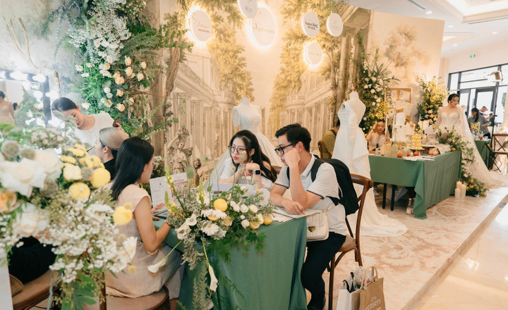 Cặp đôi nô nức trải nghiệm xu hướng cưới mới ở Almaz Wedding Fair 2024 - 3