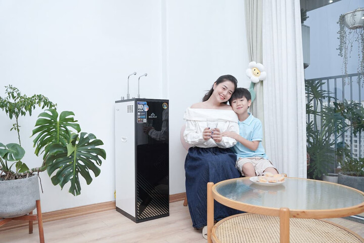 Với độ bền cao cùng chế độ bảo hành dài 36 tháng, máy lọc nước Hòa Phát bền bỉ trao nước sạch tới gia đình Việt.