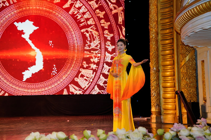 CLB Di sản áo dài Việt Nam thành phố Hà Nội là một tổ chức phi lợi nhuận thuộc quỹ hỗ trợ Bảo tồn Di sản văn hóa Việt Nam.