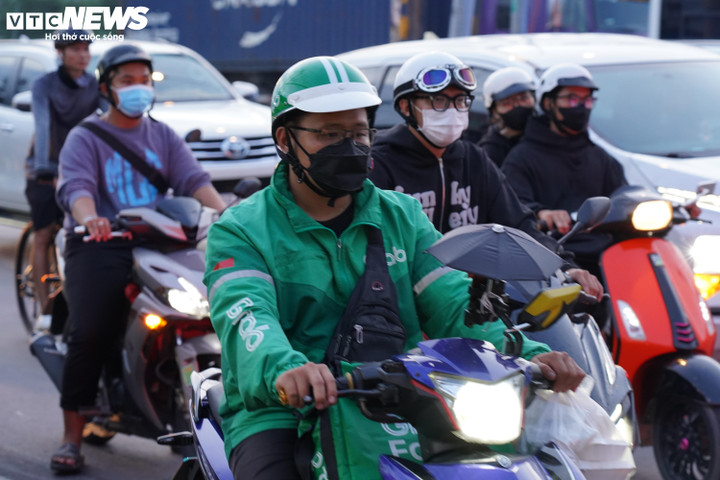 Dự báo thời tiết TP.HCM hôm nay 29/6, trời nắng gián đoạn, nhiệt độ cao nhất 32 độ C.