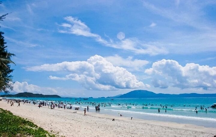 Bãi biển Cửa Lò nằm trong top những điểm du lịch nổi tiếng của Nghệ An.