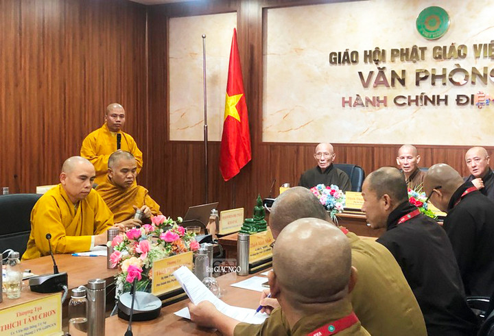 Đại đức Thích Nhuận Đức trong buổi họp kỷ luật tại Văn phòng II Trung ương GHPG Việt Nam. (Ảnh: VPII cung cấp)
