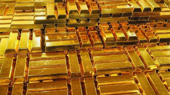 Giá vàng thế giới cuối tuần đứng ở mức 2.327 USD/ounce, tăng 6 USD so với cuối tuần trước. (Ảnh minh hoạ)