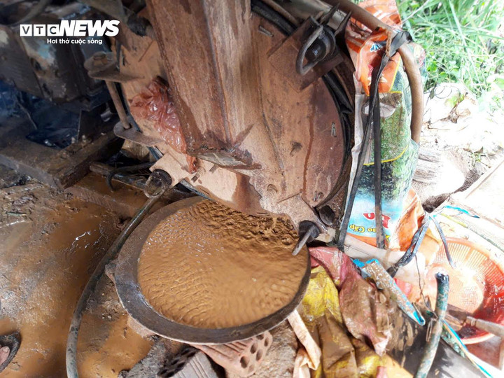 Chiếc máy lọc dùng để đãi vàng.