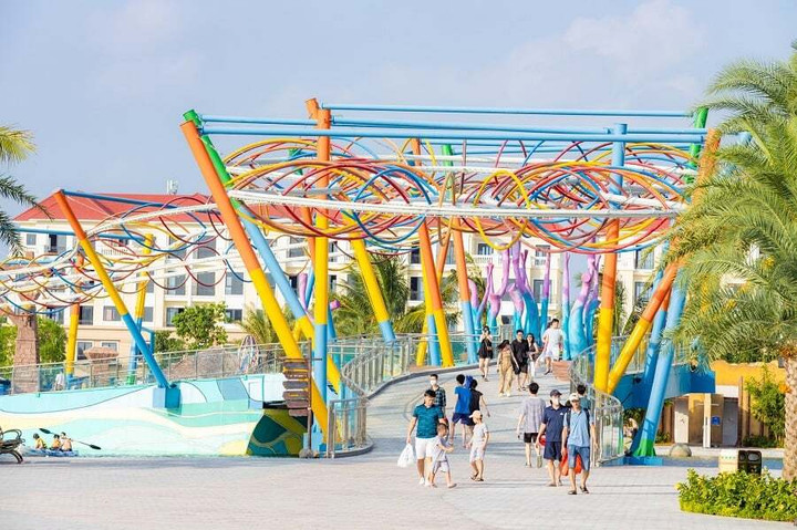 Vị trí thuận lợi nên Vinhomes Ocean Park 2 thu hút rất đông khách tham quan. (Ảnh: Vinpearl)