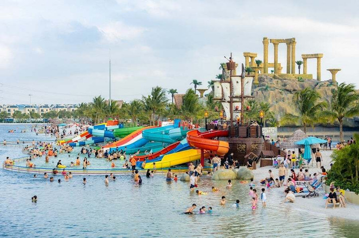 Sảng khoái vui chơi tại công viên VinWonders Wave Park. (Ảnh: Vinpearl)
