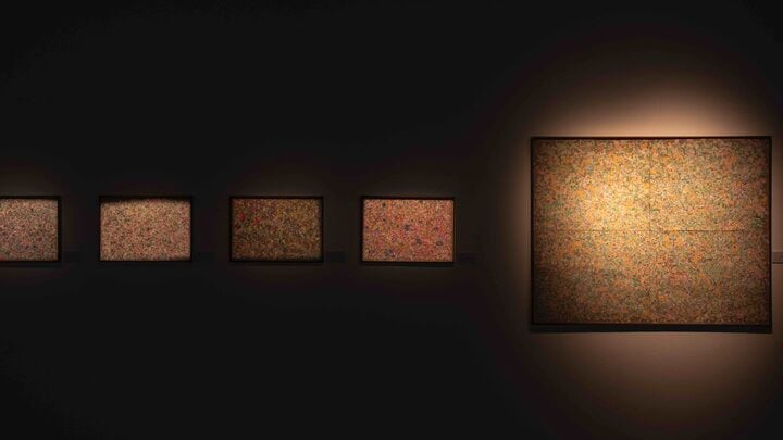 Các tác phẩm của nghệ sĩ Koa Phạm trưng bày tại Triển lãm Cẩm nang sử dụng Cuộc đời diễn ra tại VCCA.