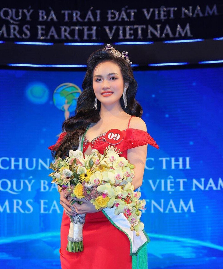 Hoa hậu Vũ Thị Hoa sẽ đại diện Việt Nam tham dự Mrs Earth International được tổ chức tại Philippines vào tháng 11/2024.