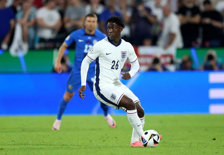 Mainoo gây ấn tượng mạnh trong lần đầu đá chính ở EURO.