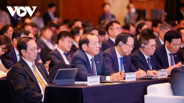 Đoàn đại biểu cấp cao Việt Nam dự Diễn đàn Doanh nghiệp Việt Nam – Hàn Quốc