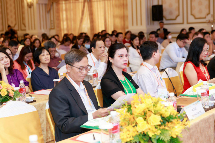 Toàn cảnh hội nghị