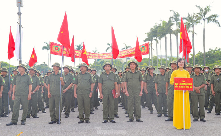 Bộ trưởng Bộ Công an dự lễ ra mắt Lực lượng bảo vệ ANTT ở cơ sở - 3