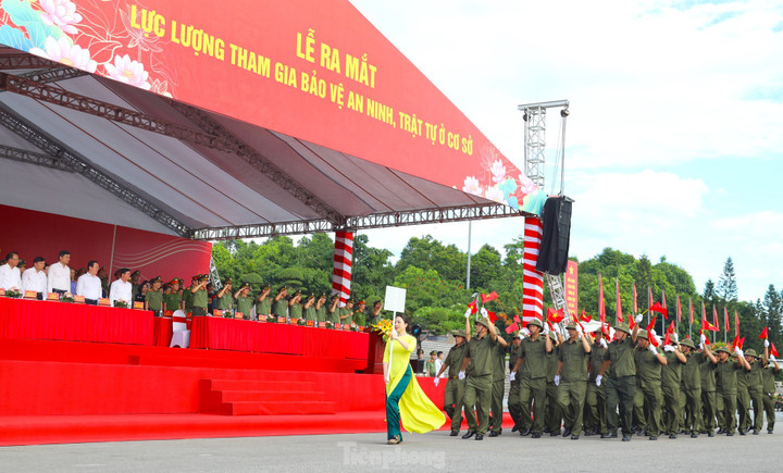 Bộ trưởng Bộ Công an dự lễ ra mắt Lực lượng bảo vệ ANTT ở cơ sở - 6