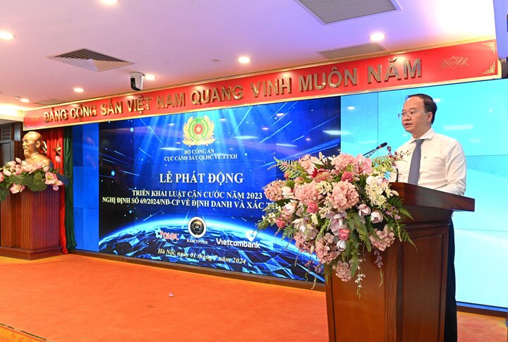 Ông Lê Quang Vinh - Phó Tổng Giám đốc Vietcombank - phát biểu tại buổi lễ.