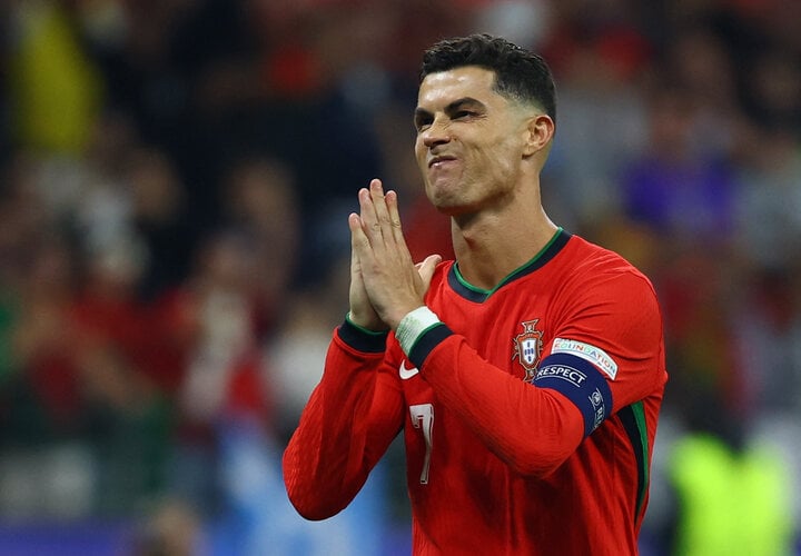 Cristiano Ronaldo đã thực hiện tổng cộng 34 quả đá phạt trực tiếp cho ĐT Bồ Đào Nha ở EURO, nhiều hơn gấp đôi so với bất kỳ cầu thủ nào khác được ghi nhận ở giải đấu này kể từ năm 1980.